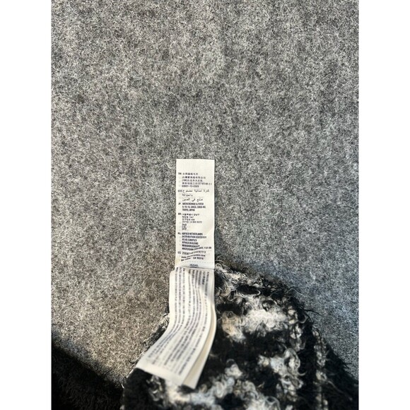 Abercrombie Fitch Girls Fuzzy Knit Sweater Size L Black White Pattern Cozy Soft - Picture 4 of 8